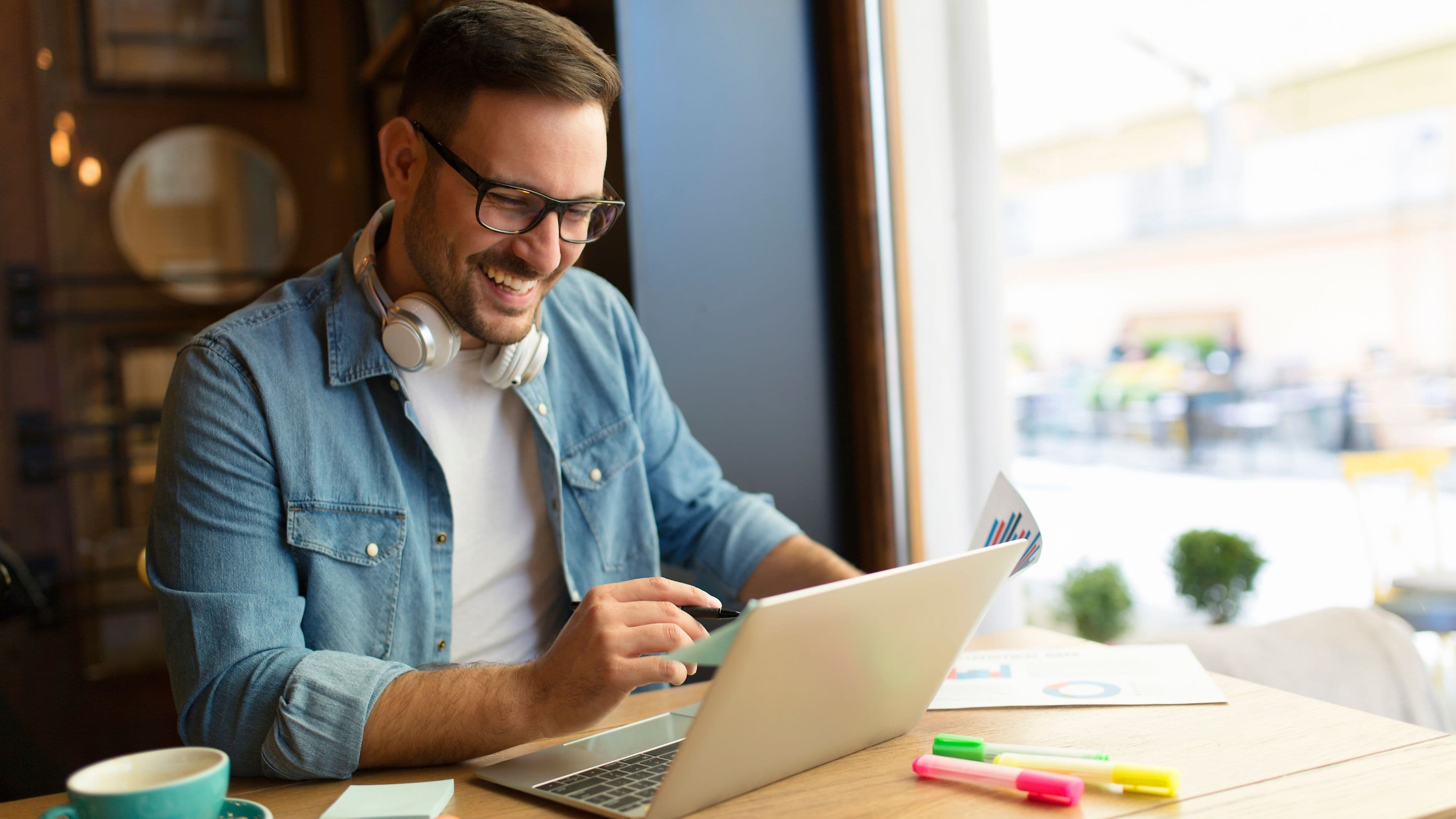 How to Keep Freelance Clients Coming Back Without Begging for Reviews