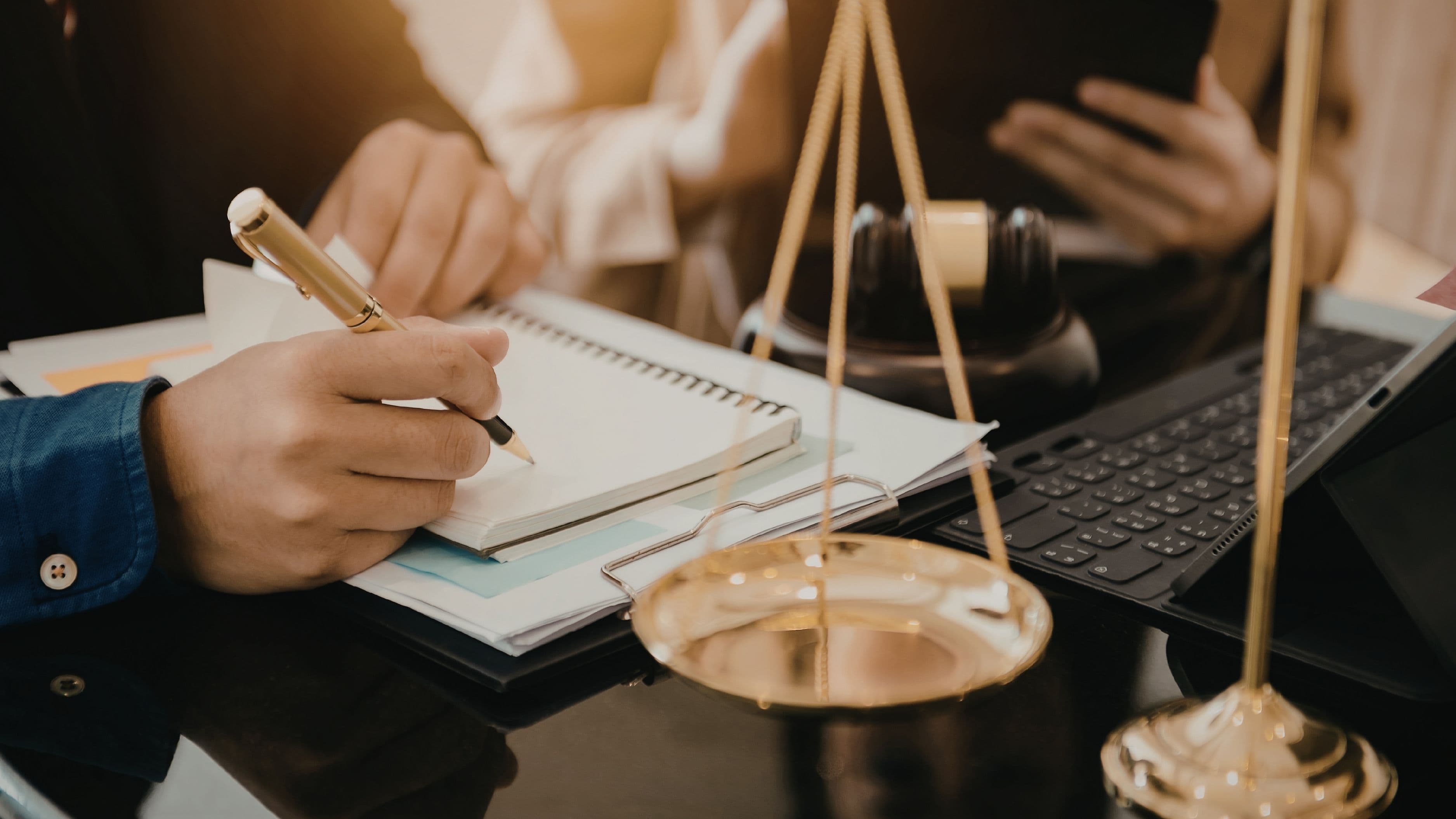 What Are the Best Ways to Protect Yourself Legally As a Freelancer?